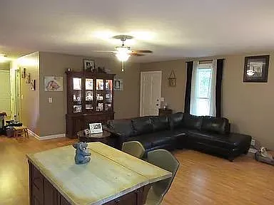 Building Photo - 2625 Ravine Dr