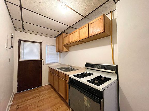 5th image of 18 E 6th Ave APT 3