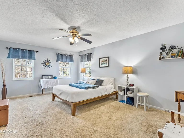 9416 States View Dr — Photo 17