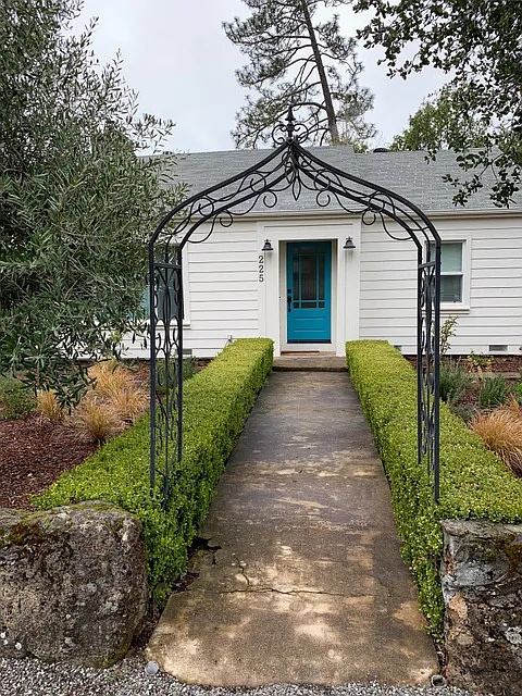 3 bed, 1231 sqft, $3,200 — Photo 1
