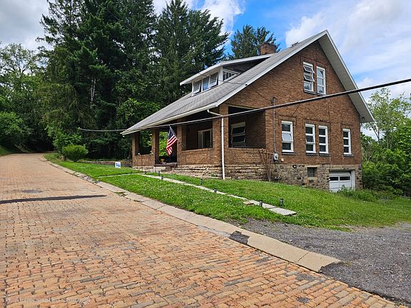3rd image of 220 Creek Rd