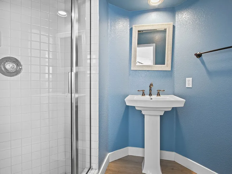 1801 Capetown Cir — Photo 17