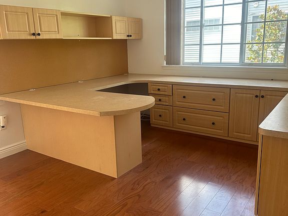 4th image of 37 Red Cedar Ln Floor 1