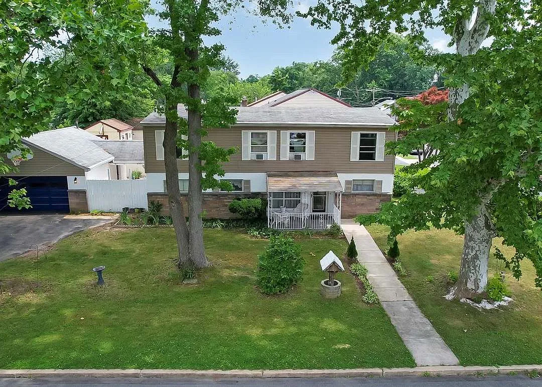 Grand Ave, Holmes — Photo 2
