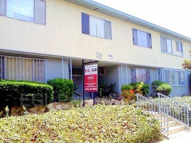 1st image of 752 S Wilton Pl APT 2