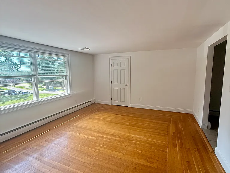 200 Bulgarmarsh Rd #8 — Photo 10