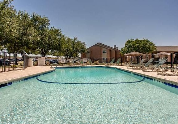 5th image of 1401 Tennis Dr APT 1401