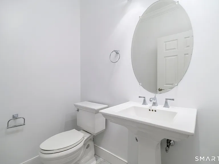 77 Havemeyer Ln #303 — Photo 8
