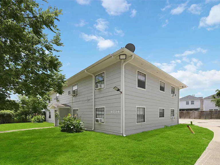 6726 Burkett St — Photo 16