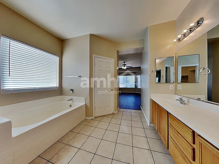 5526 W Pecan Rd — Photo 10