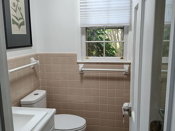 5th image of 430 Athens Rd