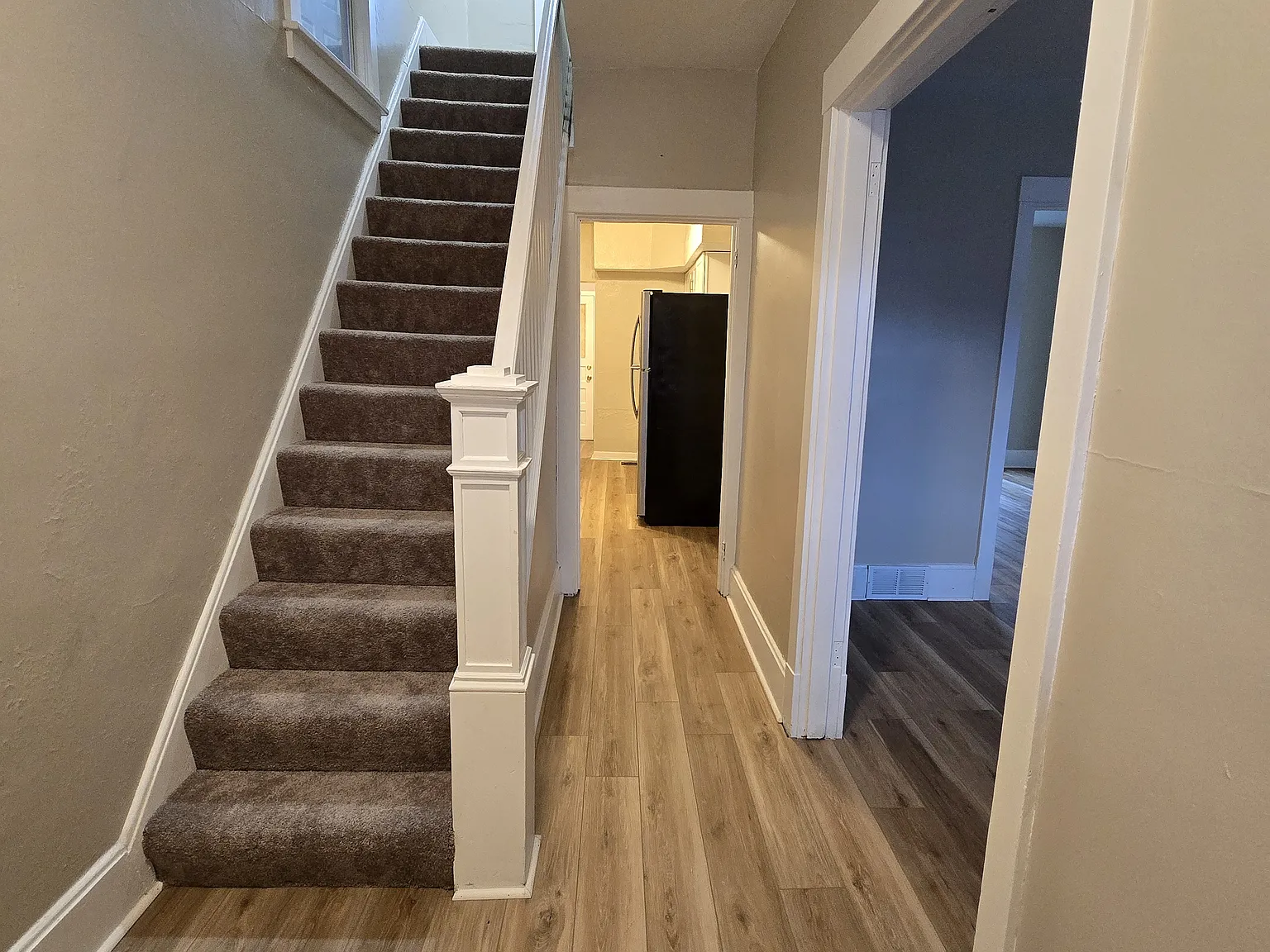 906 Gibson St — Photo 2