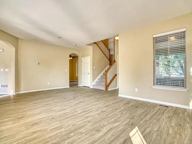 2370 Windmill Dr — Photo 5