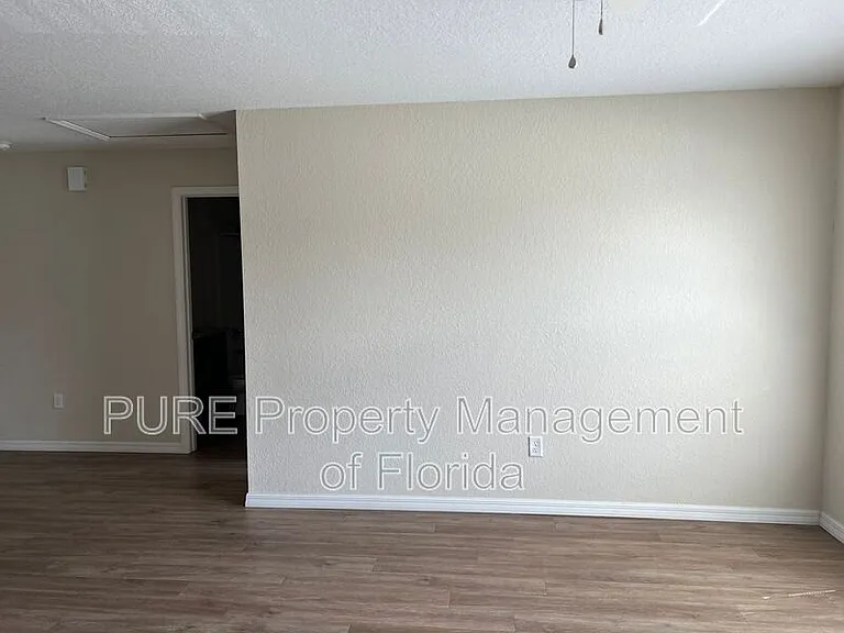 2269 NE 78th Ln — Photo 7