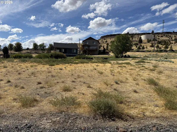 423 Little Lake Rd, Maupin, OR 97037