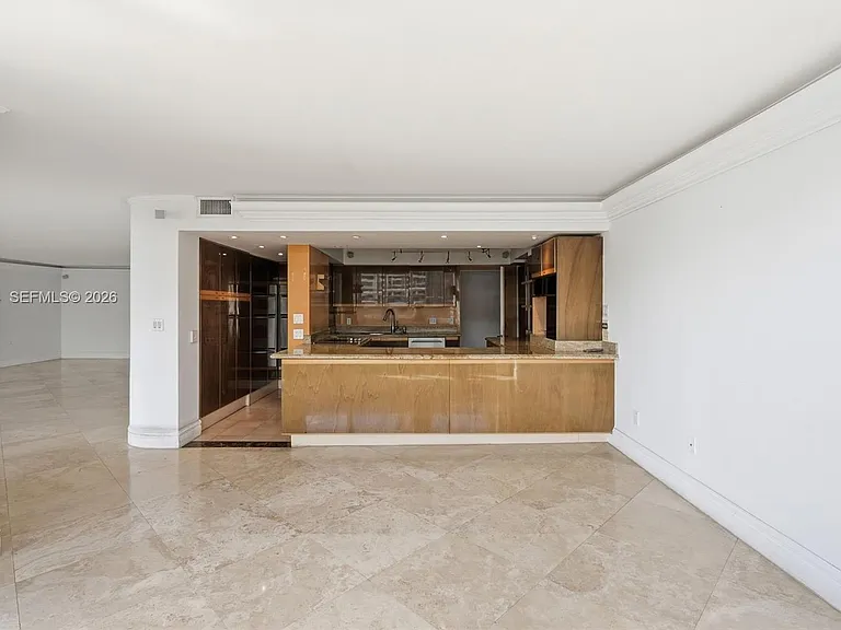 3 Grove Isle Dr #C605 — Photo 8