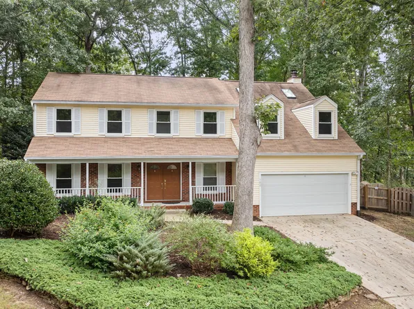 102 Old Bellows Ct, Raleigh, NC 27607