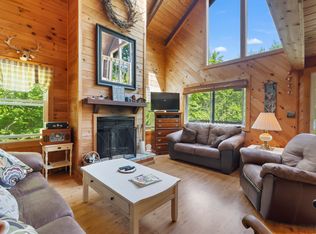 19 N North Beach Rd, Raymond, ME 04071