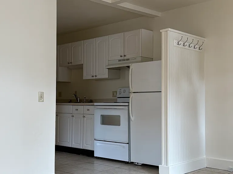 21-23 N Winooski Ave #C — Photo 4