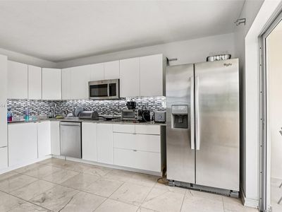4011 N Meridian Ave APT 21, Miami Beach, FL, 33140