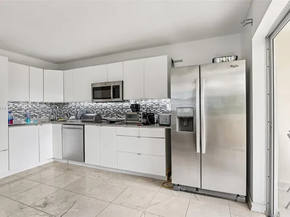 4011 N Meridian Ave APT 21, Miami Beach, FL 33140