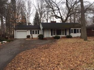 21250 Mahon Dr, Southfield, MI