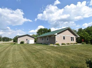 1801 1st St E, Independence, IA 50644