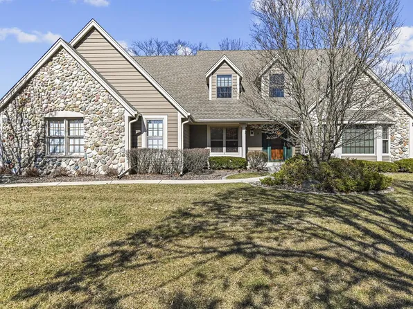 293 Westfield WAY, Pewaukee, WI 53072