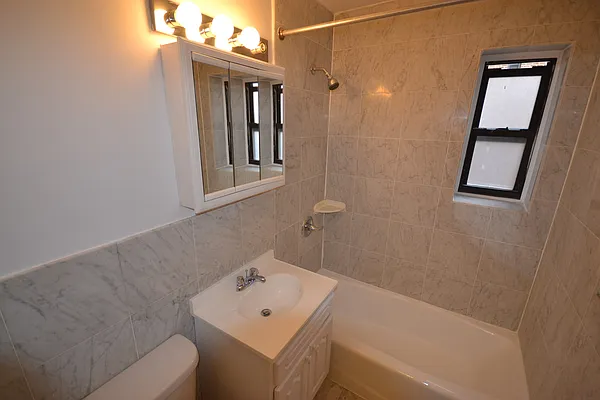 Rented by Silverstein Collection LLC  | media 15