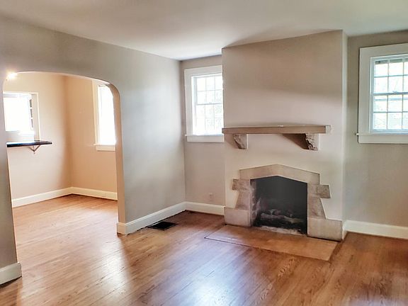 2nd image of 410 32nd Ave S #A