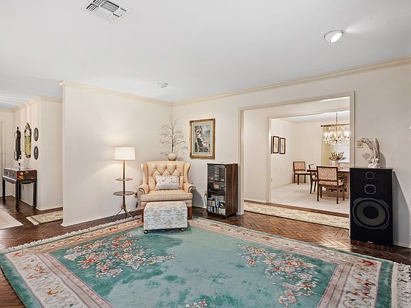 5th image of 113 Sherwood Ln
