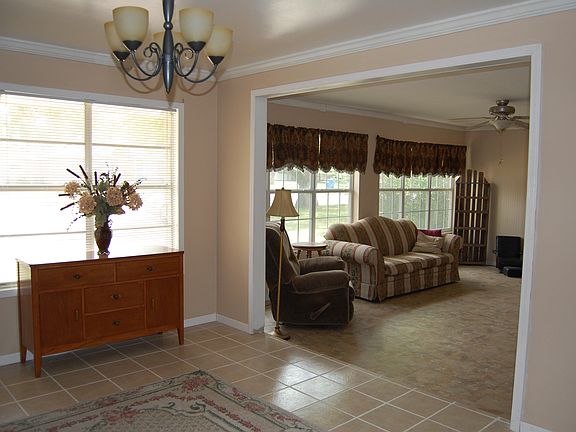 Living room/Den