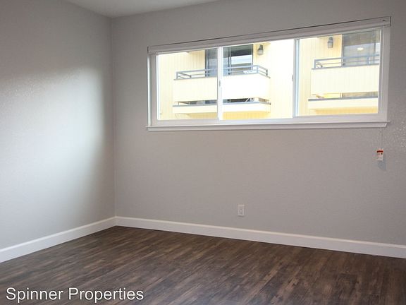 4th image of 312 Catalpa St APT 4