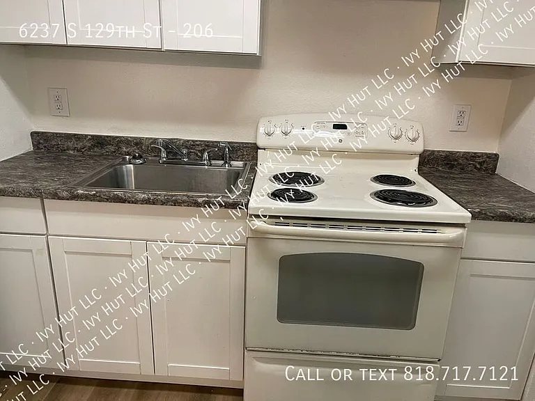 6237 S 129th St #206 — Photo 8