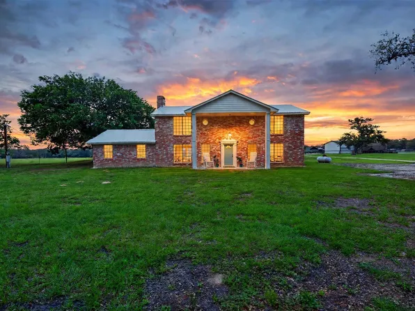 6072 County Road 122, Hallettsville, TX 77964