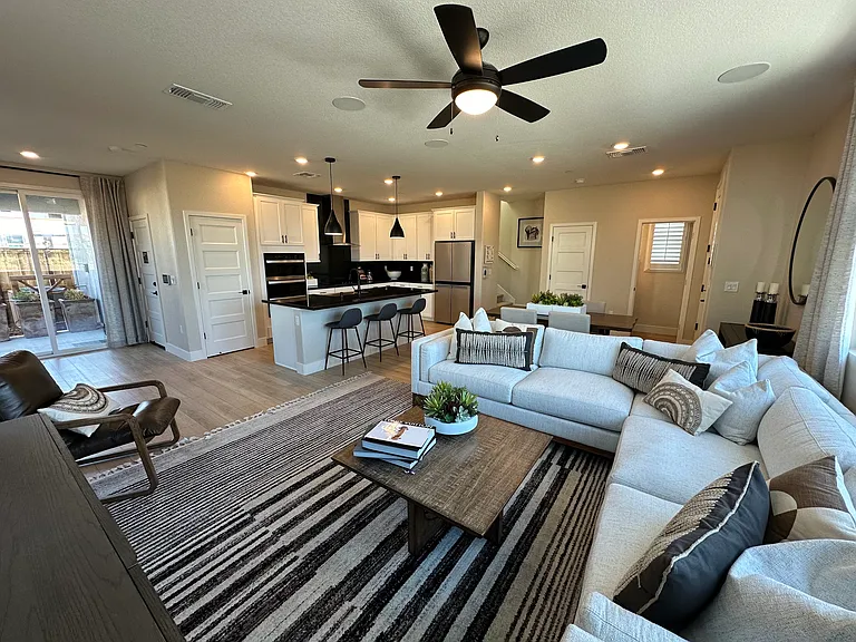 316 Interstellar Pl — Photo 14