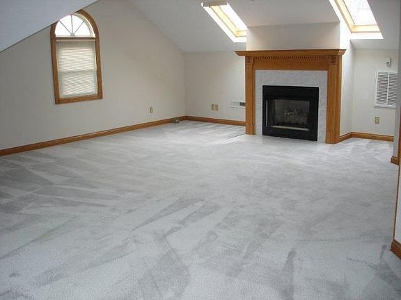 5th image of 215 Silver Springs Ave