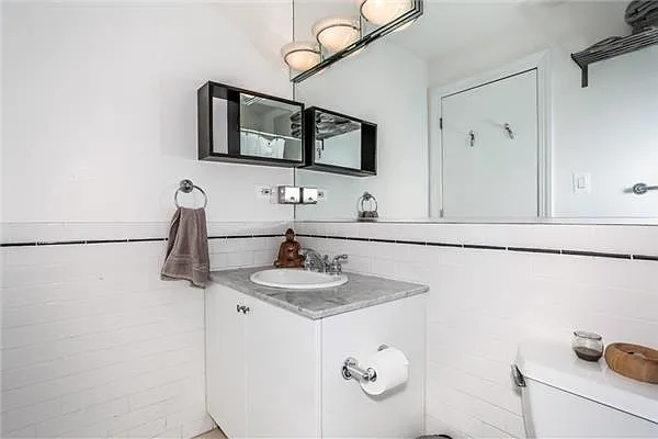 Sold by Avenue Sotheby's International Realty | media 12