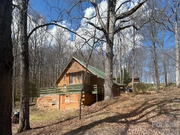 67 Mistletoe Rdg, Waynesville, NC 28786
