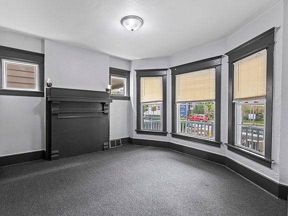 3rd image of 2514 N Oakland Ave #2514