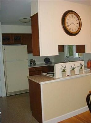 3rd image of 20 Wood Pond Ln #18