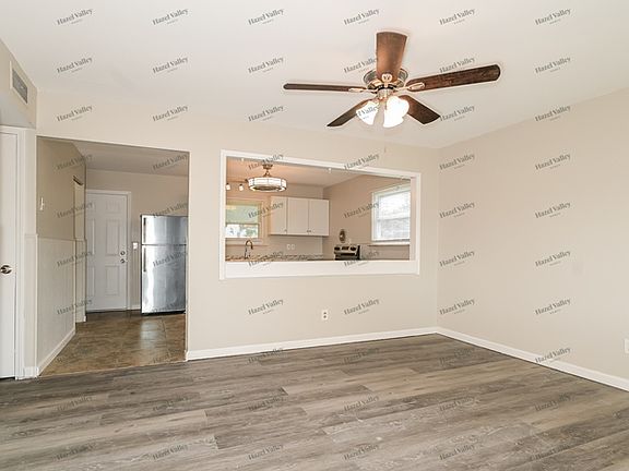 3rd image of 770 Lexington Park