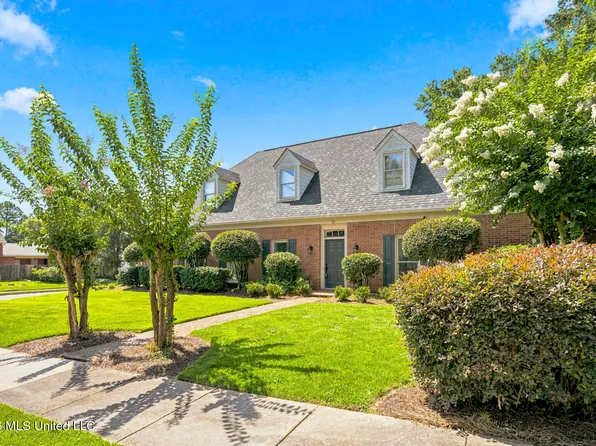 10 Moss Forest Pl, Jackson, MS 39211