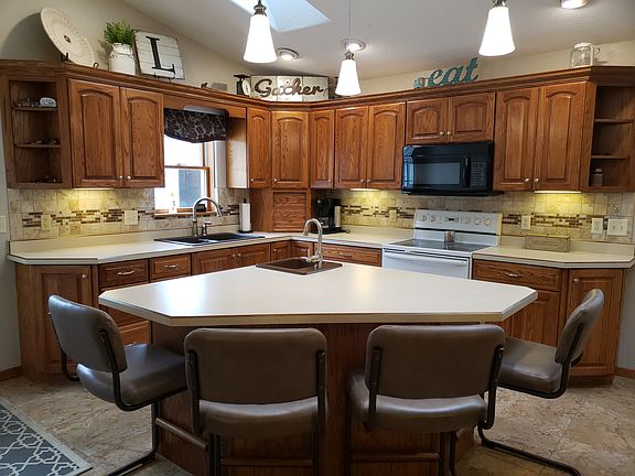 5th image of 1007 Melrose Dr