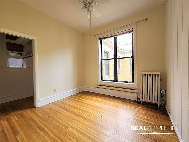 1216 N Dearborn St #B2 — Photo 8