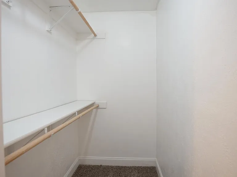 619 Todd Ct — Photo 9