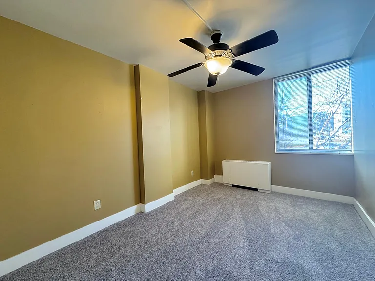 600 E 8th St #3T — Photo 8