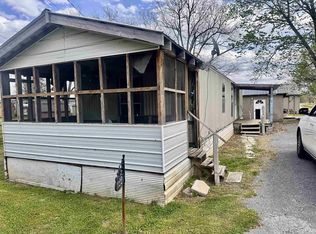 1122 Lake Dr, Hornbeak, TN 38232