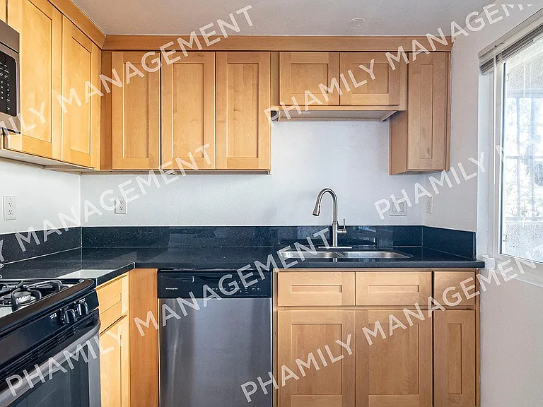 6415 Roble Ave #D — Photo 5