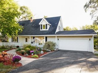 715 Larson Ln, Roselle, IL